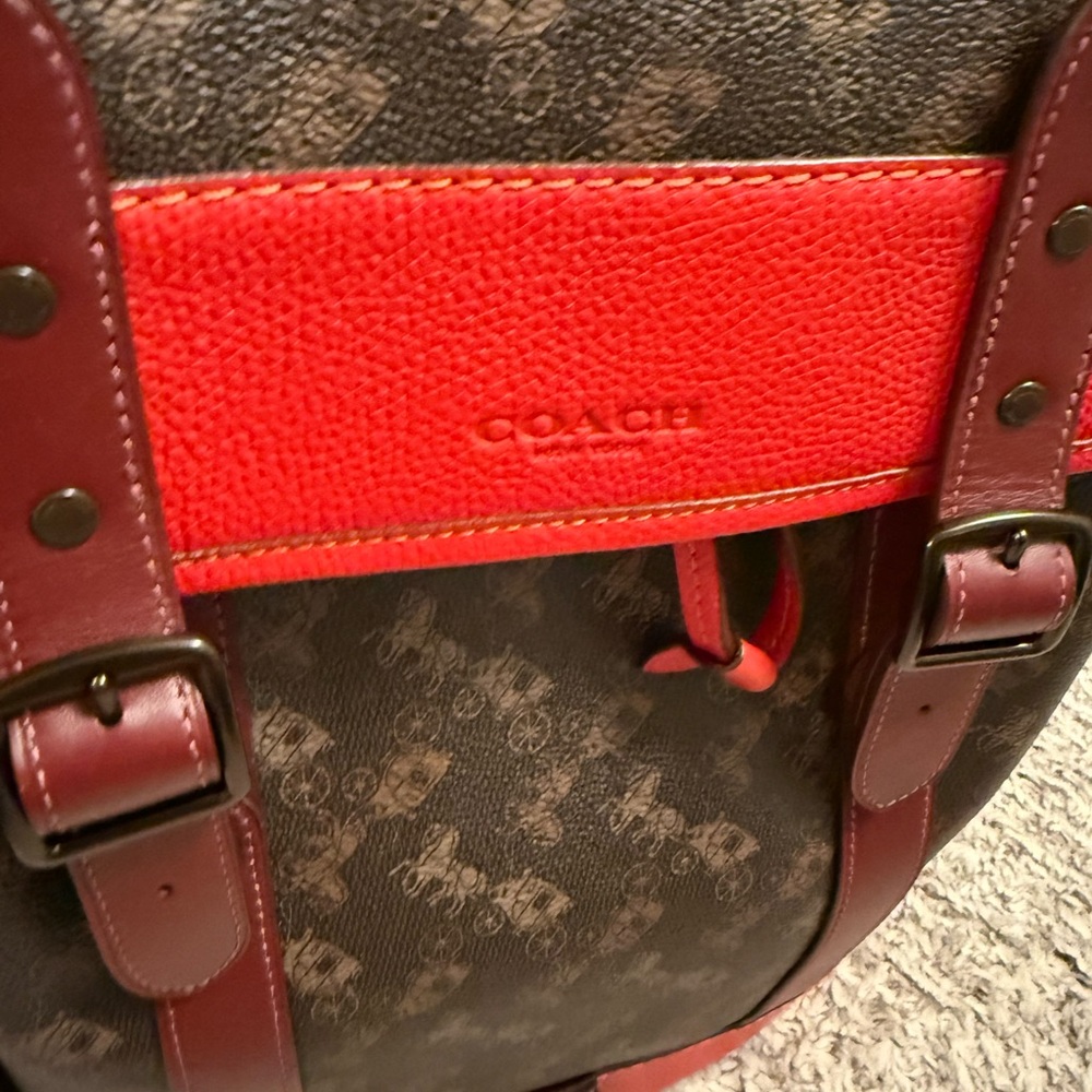 Chic Coach Backpack: Brown with Red Accents - Picture 4 of 16
